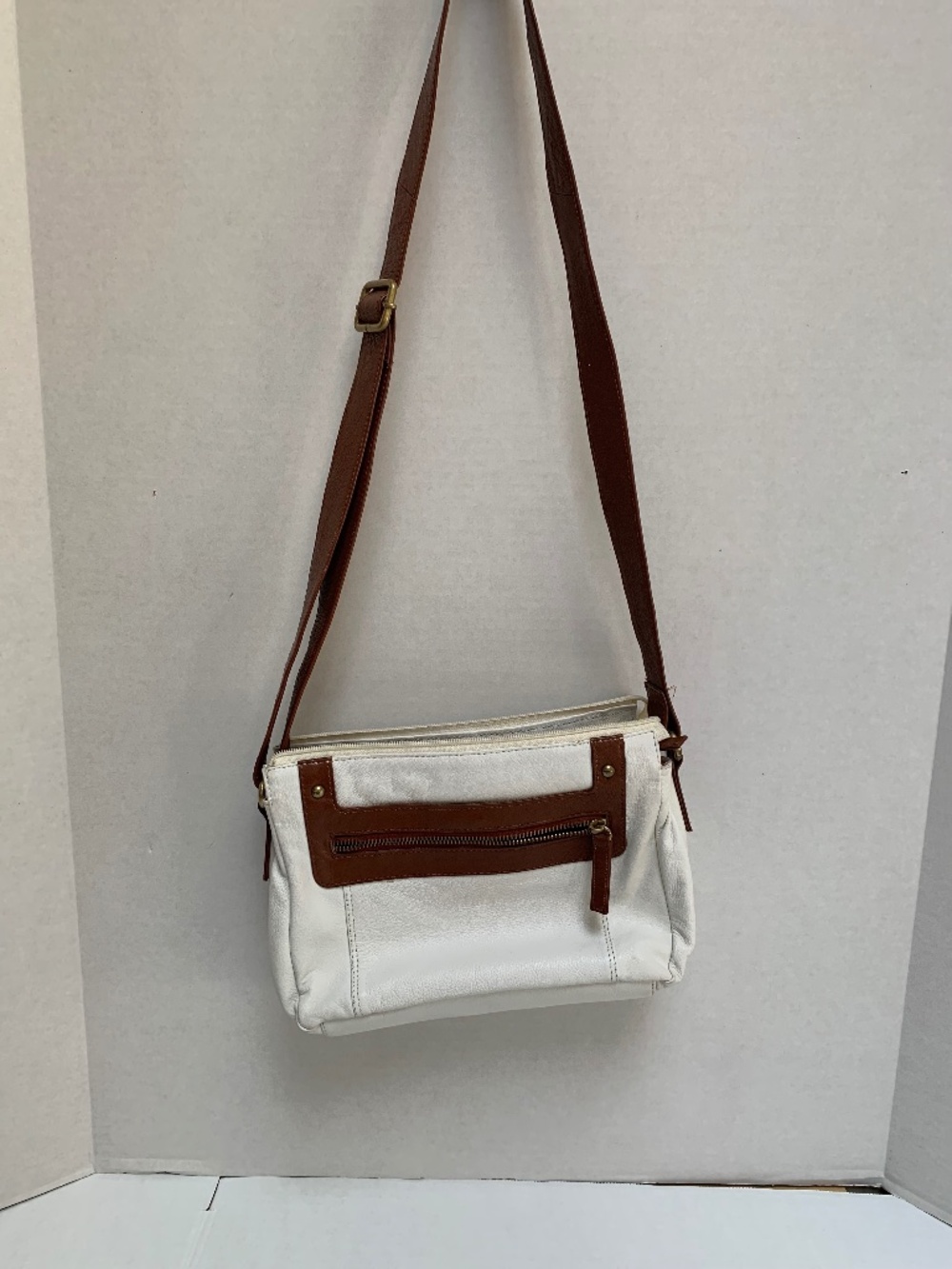 Great American Leather White and Tan Leather Crossbody Shoulder Bag
